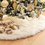 30-inch (76 cm) white faux-fur Christmas tree skirt